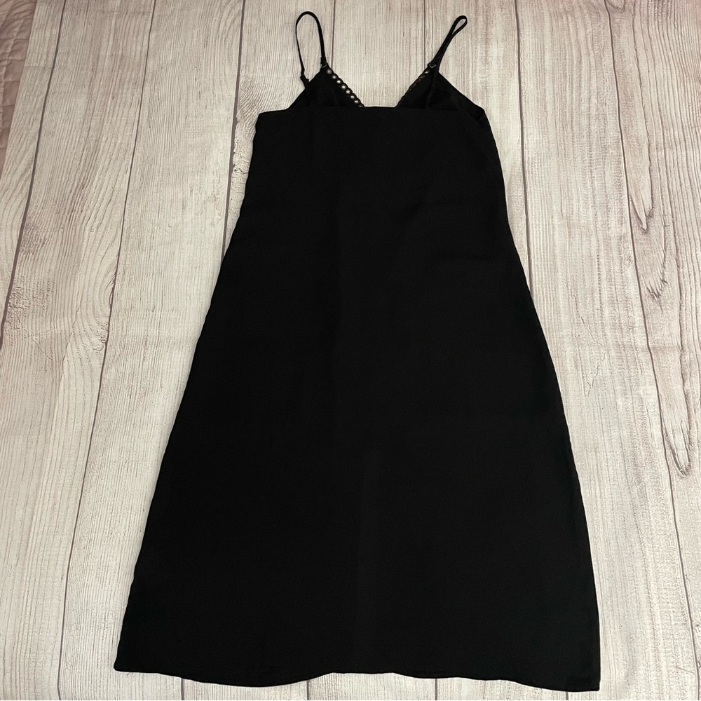 GOLDIE Women’s Elegant Black Midi Dress w/Gold Lace Up Detail Size Medium - Picture 8 of 10